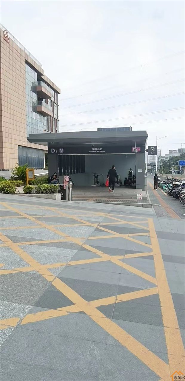 深圳布吉村委统建楼,两栋花园小区,稀缺毛坯原始户型(图1) 深圳布吉村委统建楼,两栋花园小区,稀缺毛坯原始户型(图1)