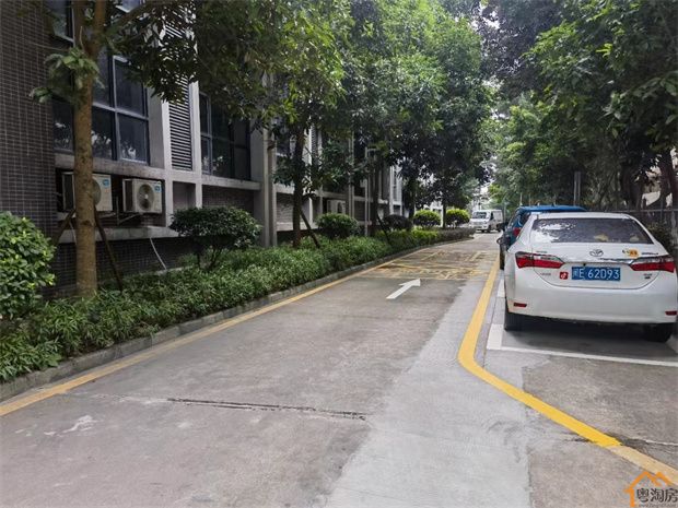 深圳布吉村委统建楼,两栋花园小区,稀缺毛坯原始户型(图7) 深圳布吉村委统建楼,两栋花园小区,稀缺毛坯原始户型(图7)