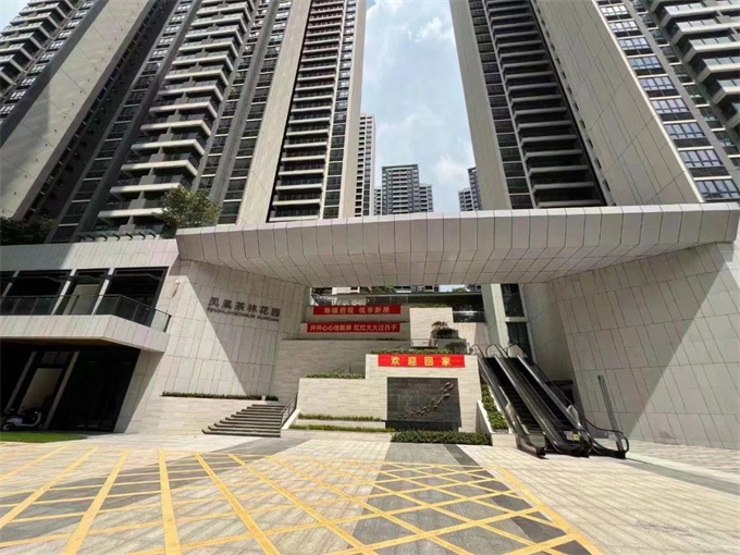 光明回迁统建楼《凤凰花园》10栋小区，单价13500元/平米(图1)