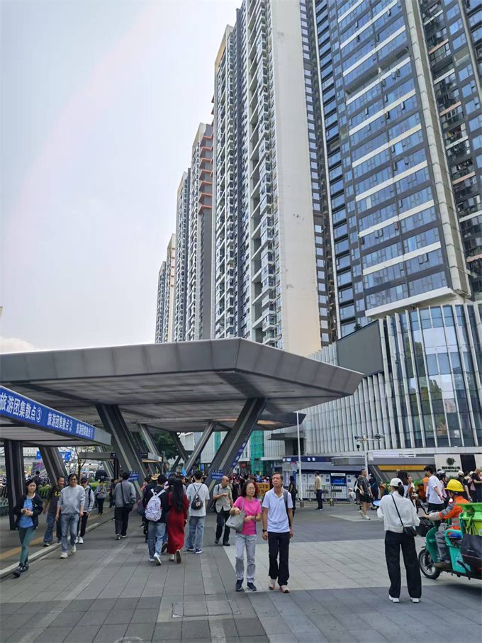 新盘！罗湖莲塘小产权房《凯旋城》一房总价36.8万/两房73.8万(图1)