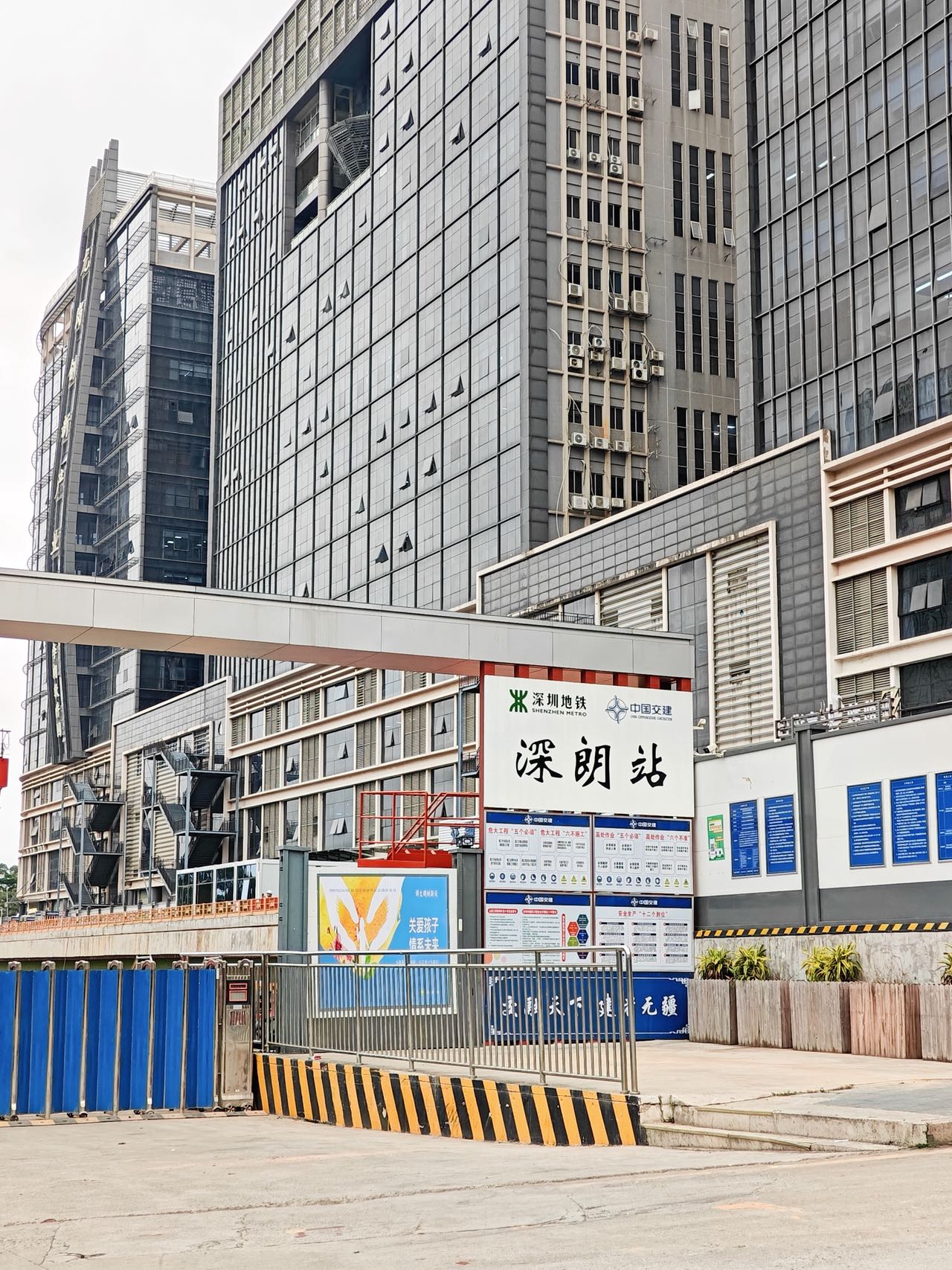 布吉17栋统建楼新盘《宝悦花园》三房总价69.8万精装交付(图1)