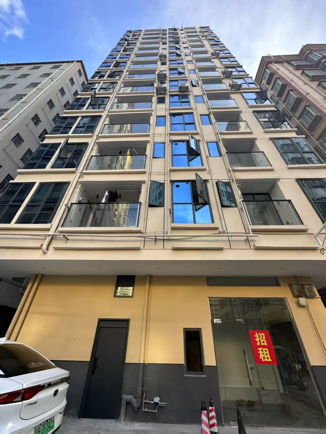 龙华民治地铁口小产权房《北站一号》三房总价89.8万起,精装交付/电梯房(图2) 龙华民治地铁口小产权房《北站一号》三房总价89.8万起,精装交付/电梯房(图2)
