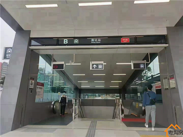 深圳观澜4号线茜坑地铁口小产权房，精装大两房总价71.8万(图1)