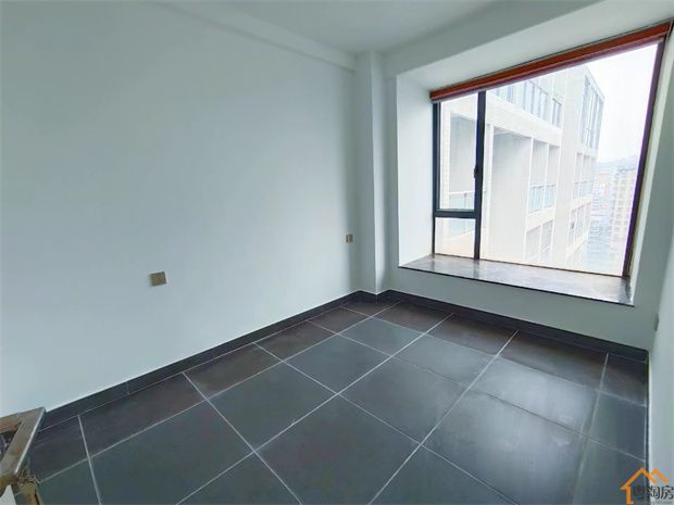 石岩村委统建楼《尚城华府》地铁口0距离，户户外阳台(图13)