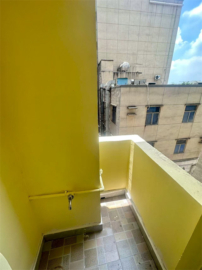 白菜价:12.8W/套上车龙华大浪电梯房,通燃气(图6) 白菜价:12.8W/套上车龙华大浪电梯房,通燃气(图6)