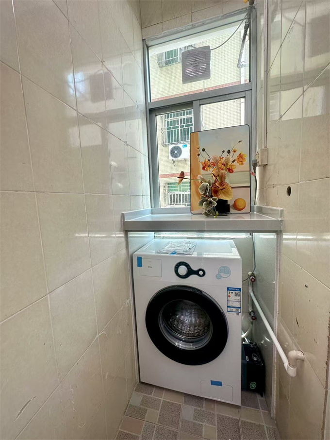 白菜价:12.8W/套上车龙华大浪电梯房,通燃气(图5) 白菜价:12.8W/套上车龙华大浪电梯房,通燃气(图5)