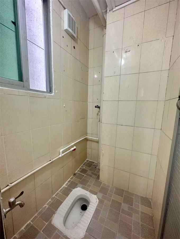 白菜价:12.8W/套上车龙华大浪电梯房,通燃气(图14) 白菜价:12.8W/套上车龙华大浪电梯房,通燃气(图14)